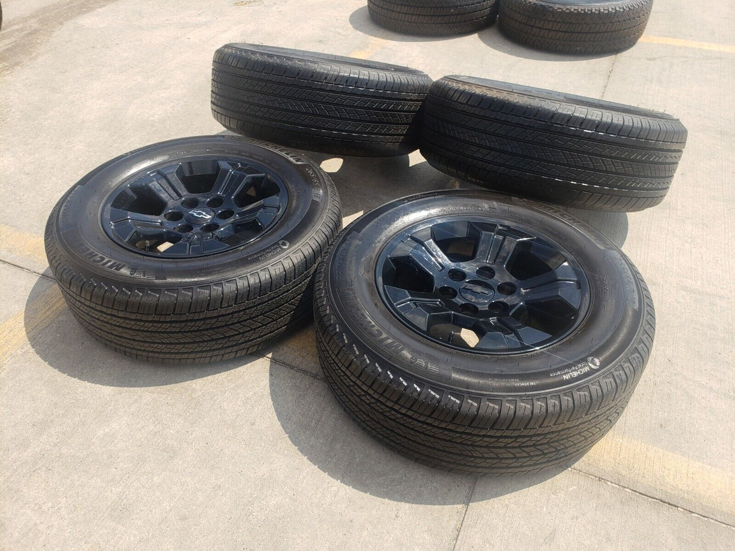 18" Chevy Tahoe Suburban Z71 OEM 5647 5753 wheels MICHELIN tires Silverado NEW
