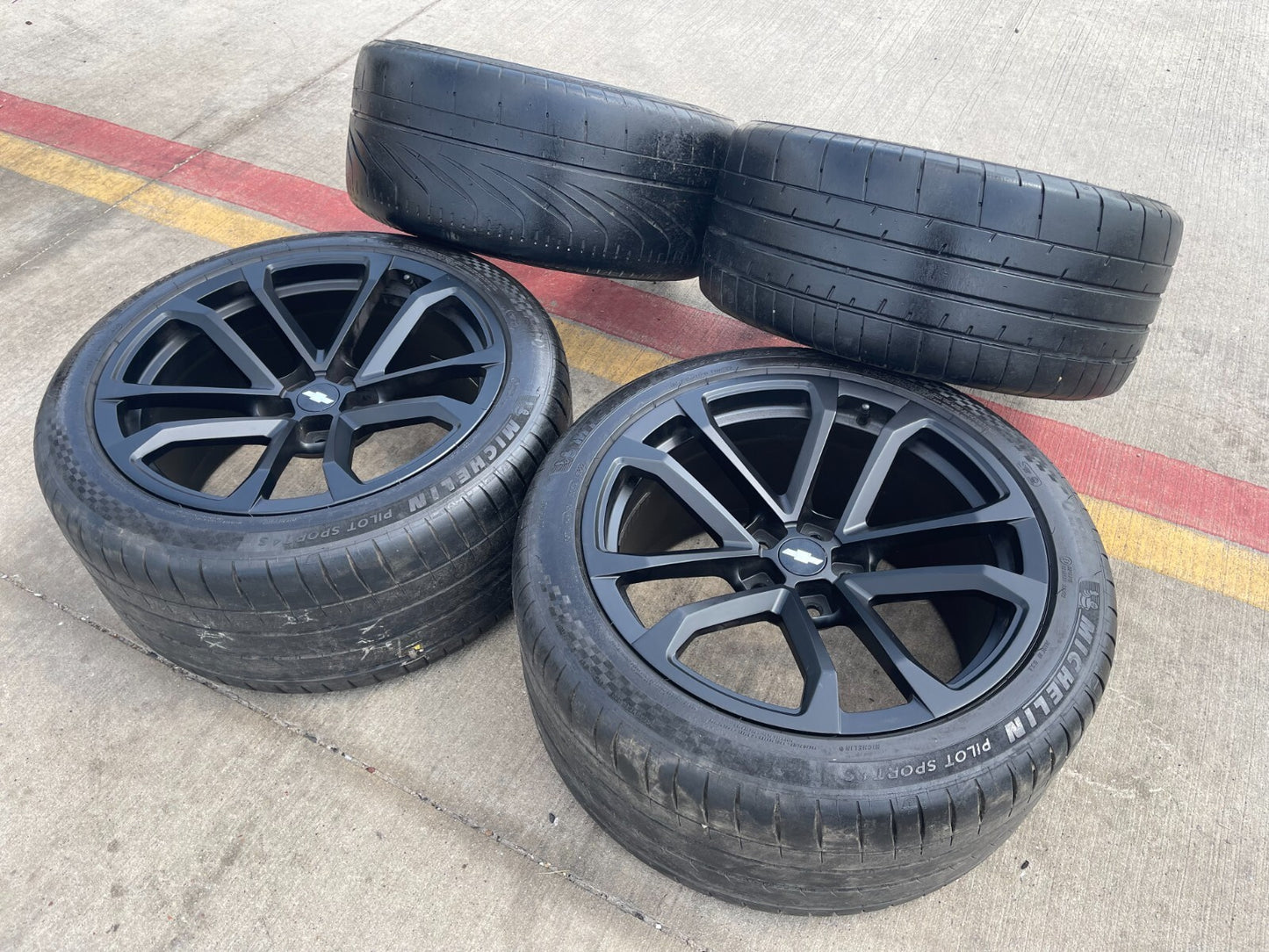 20" Chevy Camaro ZL1 OEM staggered wheels rims 5547 5548 tires