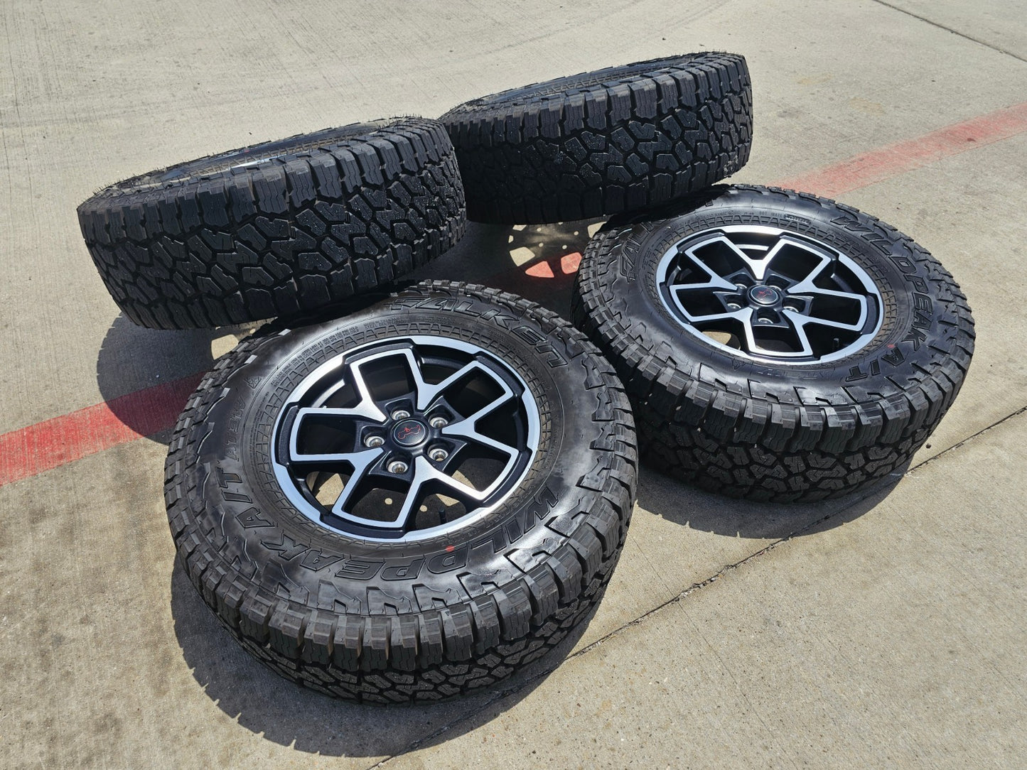 17" Jeep Wrangler Rubicon OEM wheels rims Gladiator tires A/T3 2025 NEW