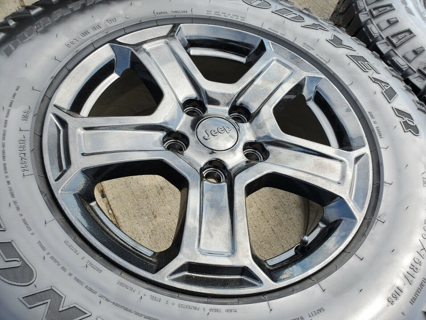 17" Jeep Gladiator Wrangler Rubicon OEM wheels rims 9216 DURATRAC
