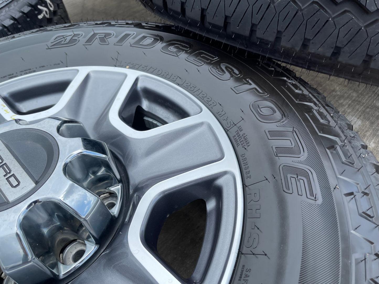 18" Ford F-250 F-350 Lariat FX-4 OEM gray wheels 10298 tires 2024 2025 2026 NEW