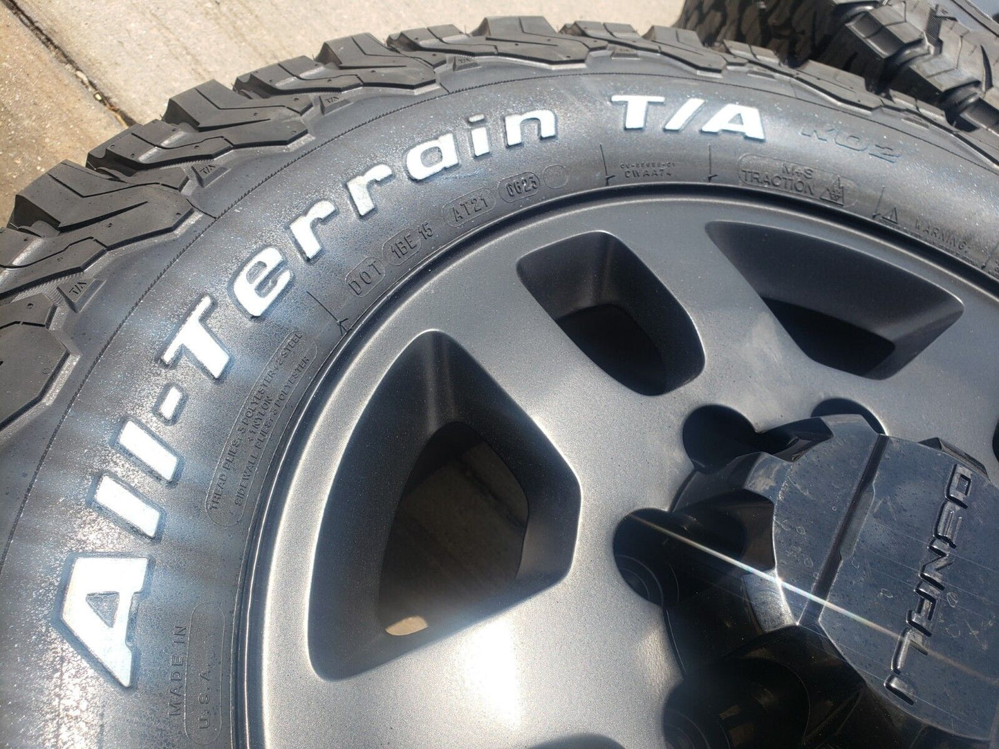 18" GMC Sierra 2500 3500 OEM Chevy 5502 wheels rims NEW BFG