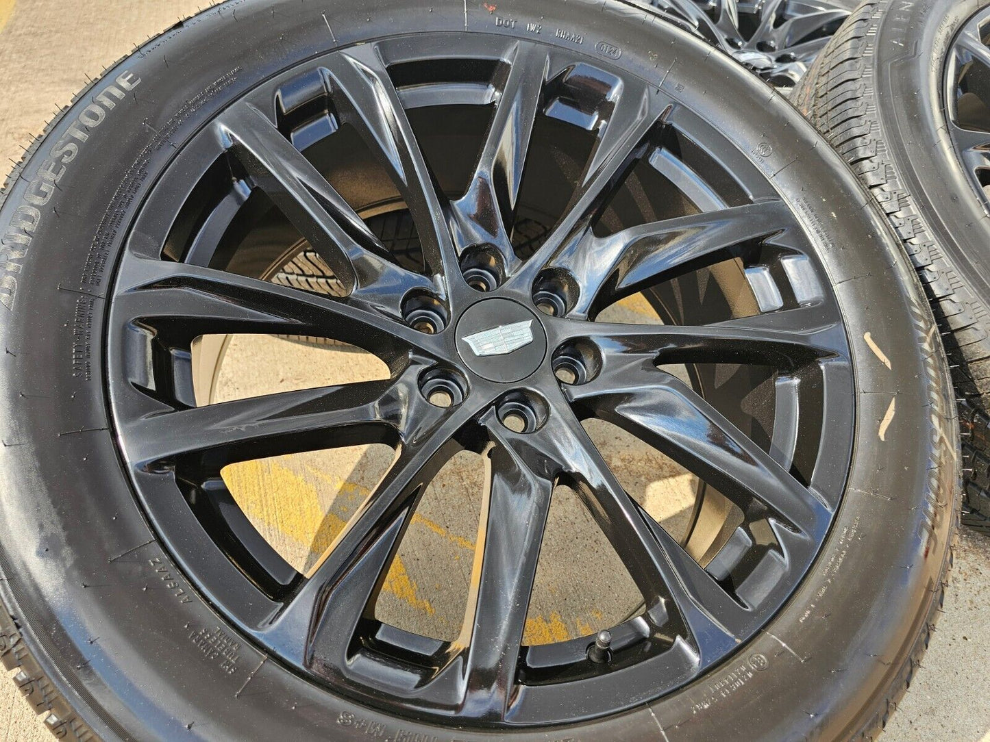 22" Cadillac Escalade Chevy Tahoe OEM Replica 95027 wheels rims 2023 2024 NEW