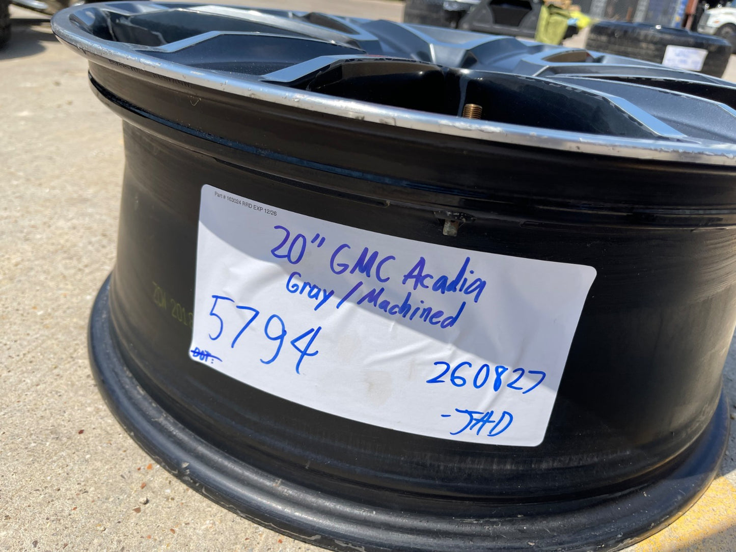 (1) 20" GMC Acadia OEM 5794 wheel rim Blazer Cadillac XT6 XT5 SRX spare