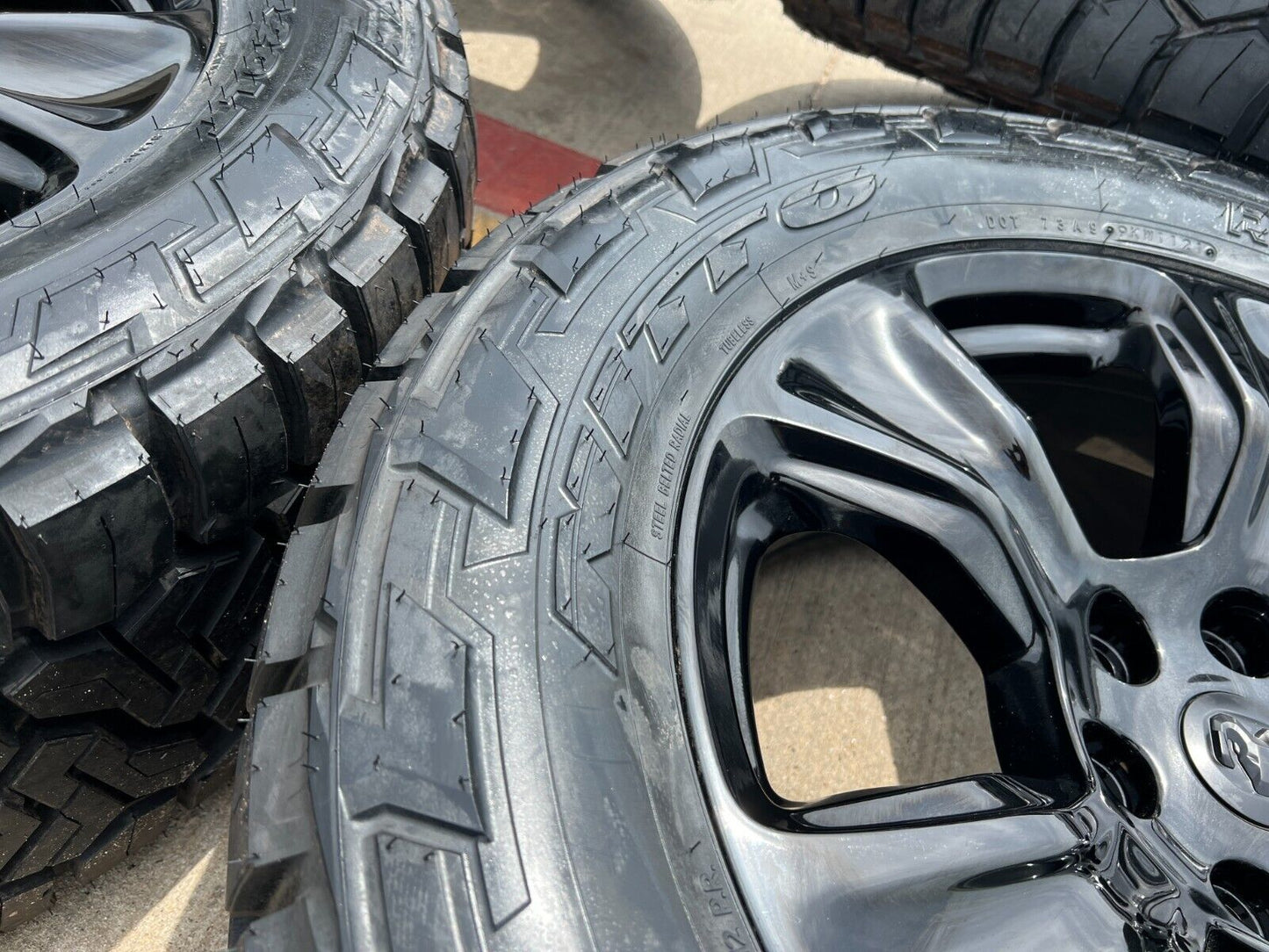 20" Dodge Ram 1500 OEM Laramie wheels rims 2674 tires 2024 2025 NEW 33" NITTO