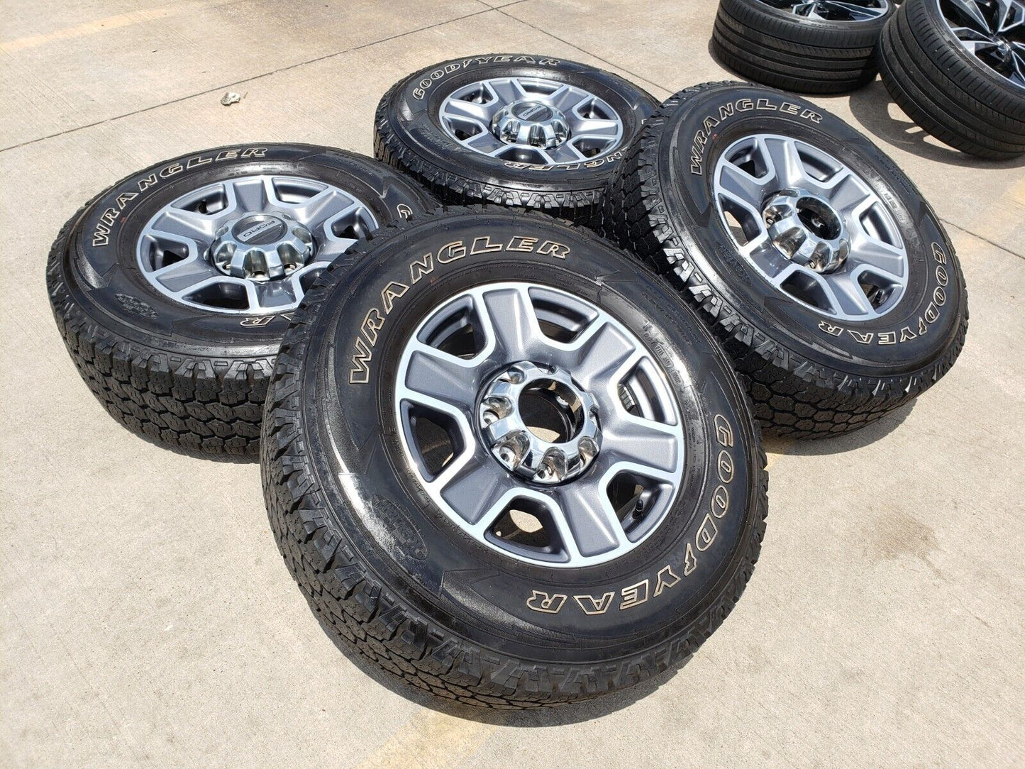 18" Ford F-250 F-350 Lariat FX-4 OEM gray wheels 10298 A/T tires