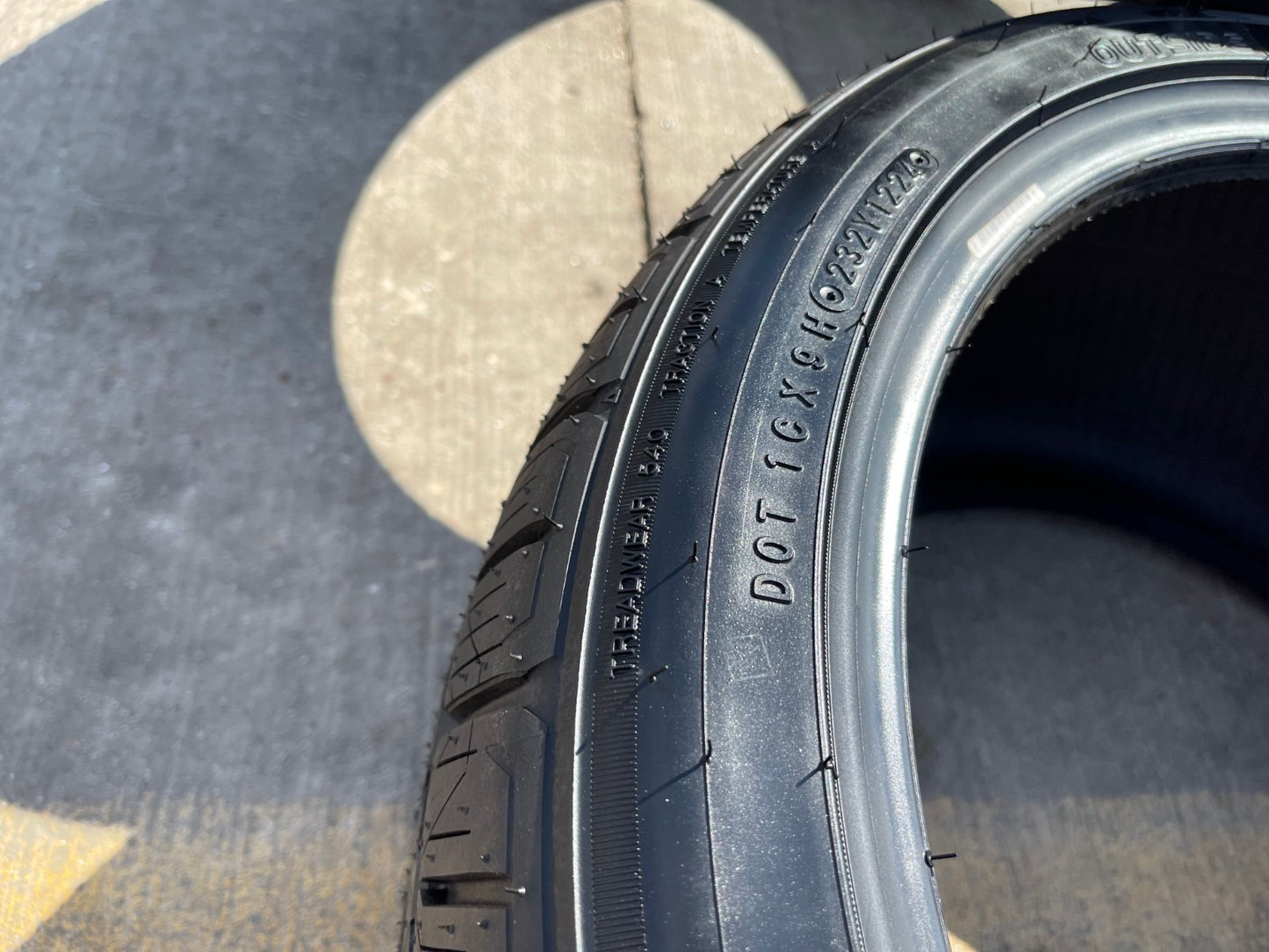 (1) 275/35/19 Nitto Motivo 365 tire 100W XL NEW