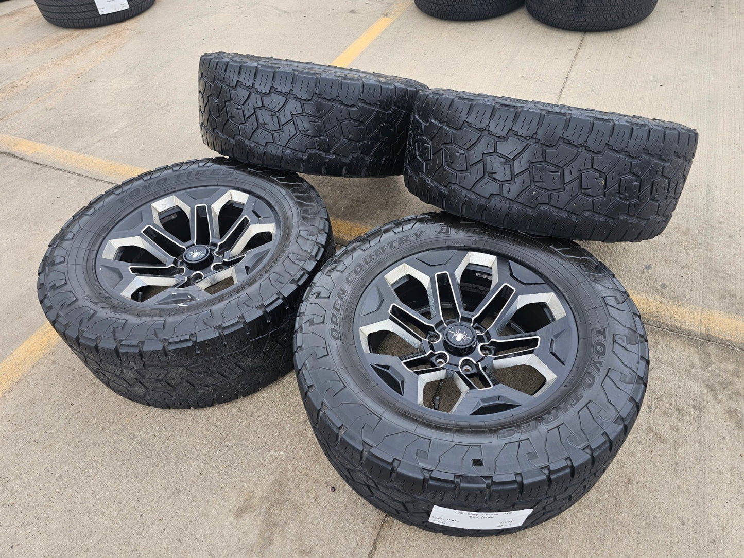 20" 20x9 Black Widow Chevy Silverado Tahoe OEM GMC Sierra wheels rims 35" TOYO