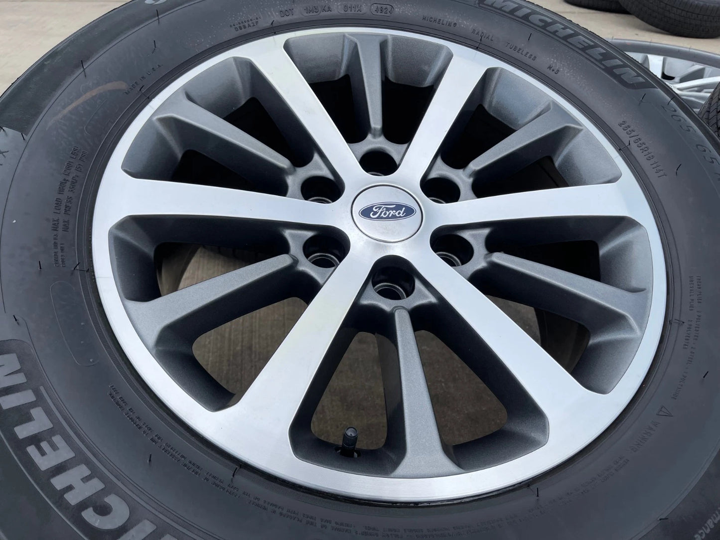18" Ford F-150 Expedition 10142 OEM rims wheels tires MICHELIN NEW