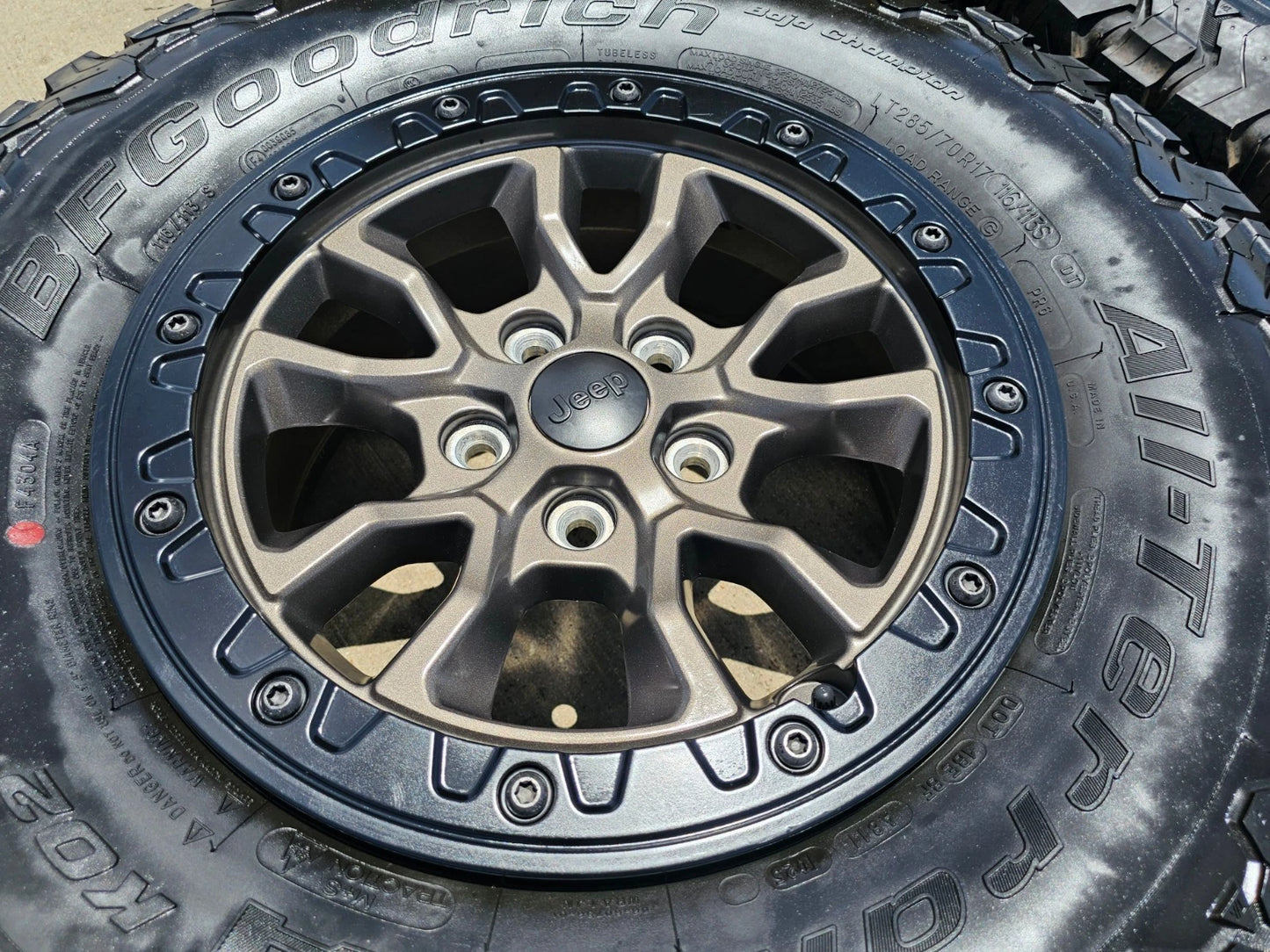 17" Jeep Wrangler 392 Gladiator Rubicon OEM 9304 95240 BEADLOCK wheels rims NEW