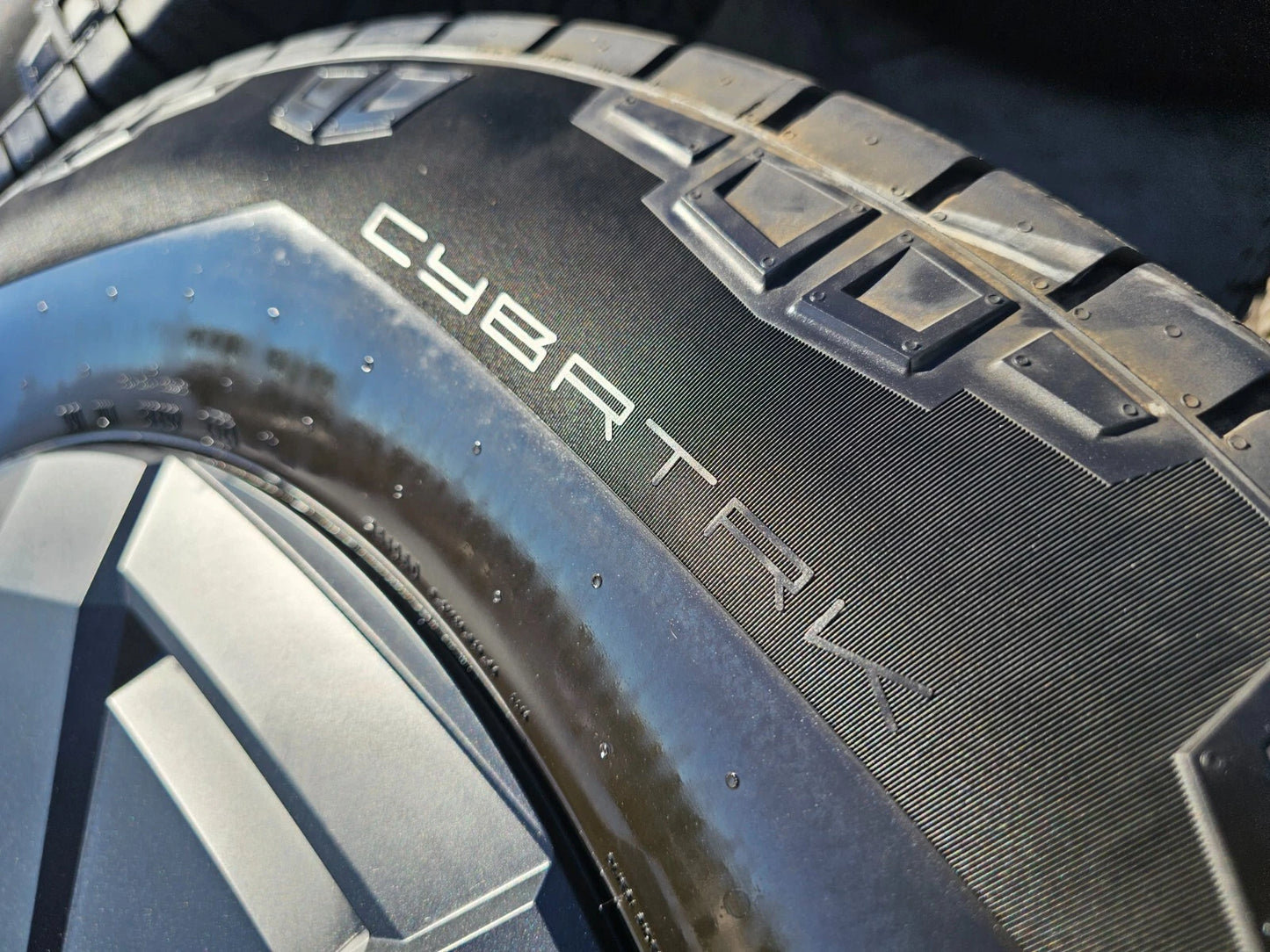 (1) 20" Tesla Cyber Truck OEM black wheelsrim tire 2024 2025 Cybertruck NEW