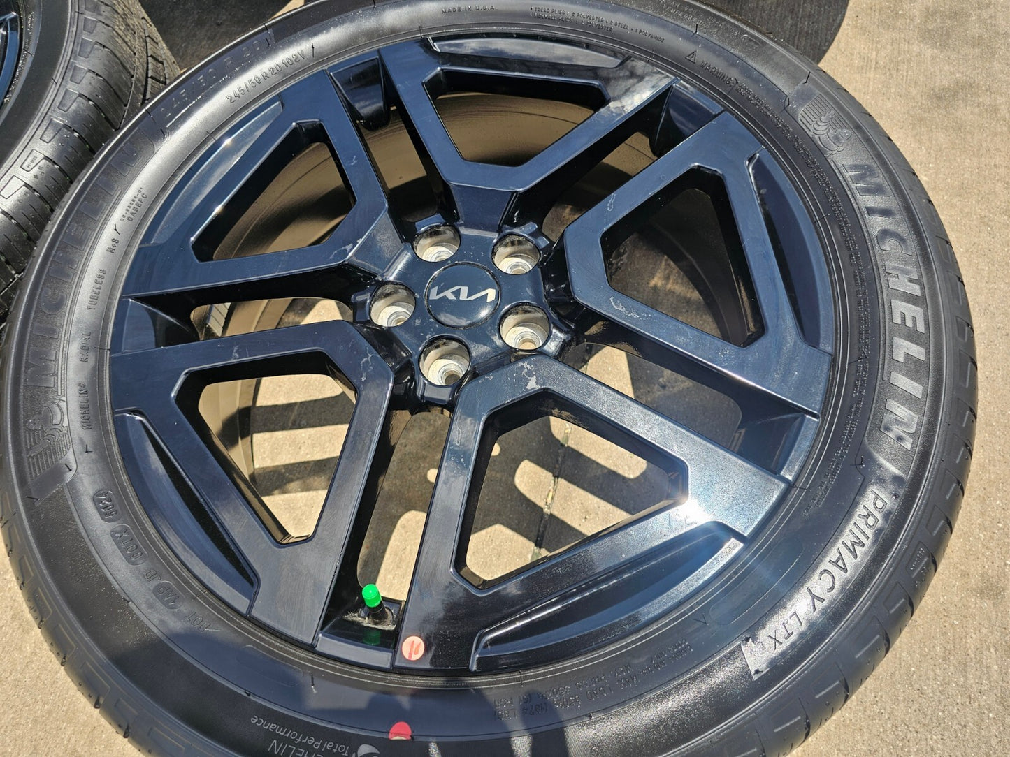 20" Kia Telluride Prestige X-PRO OEM wheels rims 74721 Sedona 2023 2024 2025 NEW