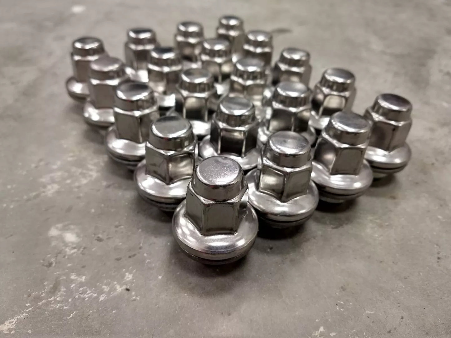 20) 14x1.5 OEM Toyota Tundra lug nuts washer polished LX570 Sequoia Land Cruiser