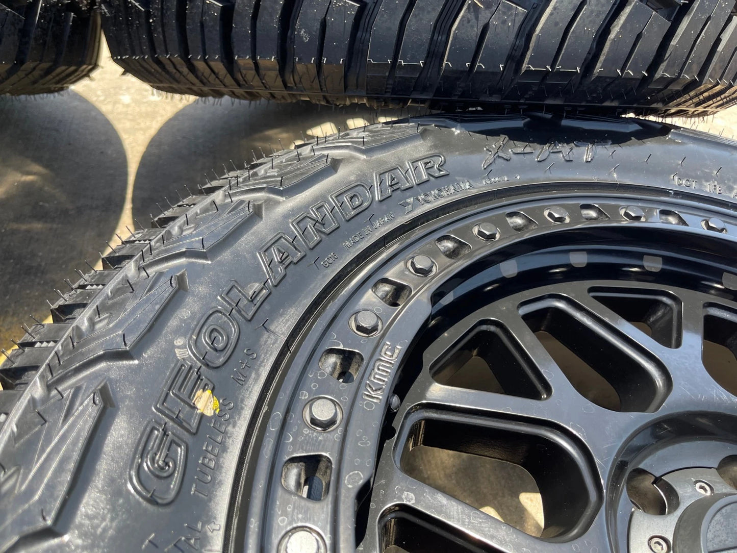 20x9 20" KMC KM549 Ford Expedition F-150 6x135 wheels rims tires 33" NEW
