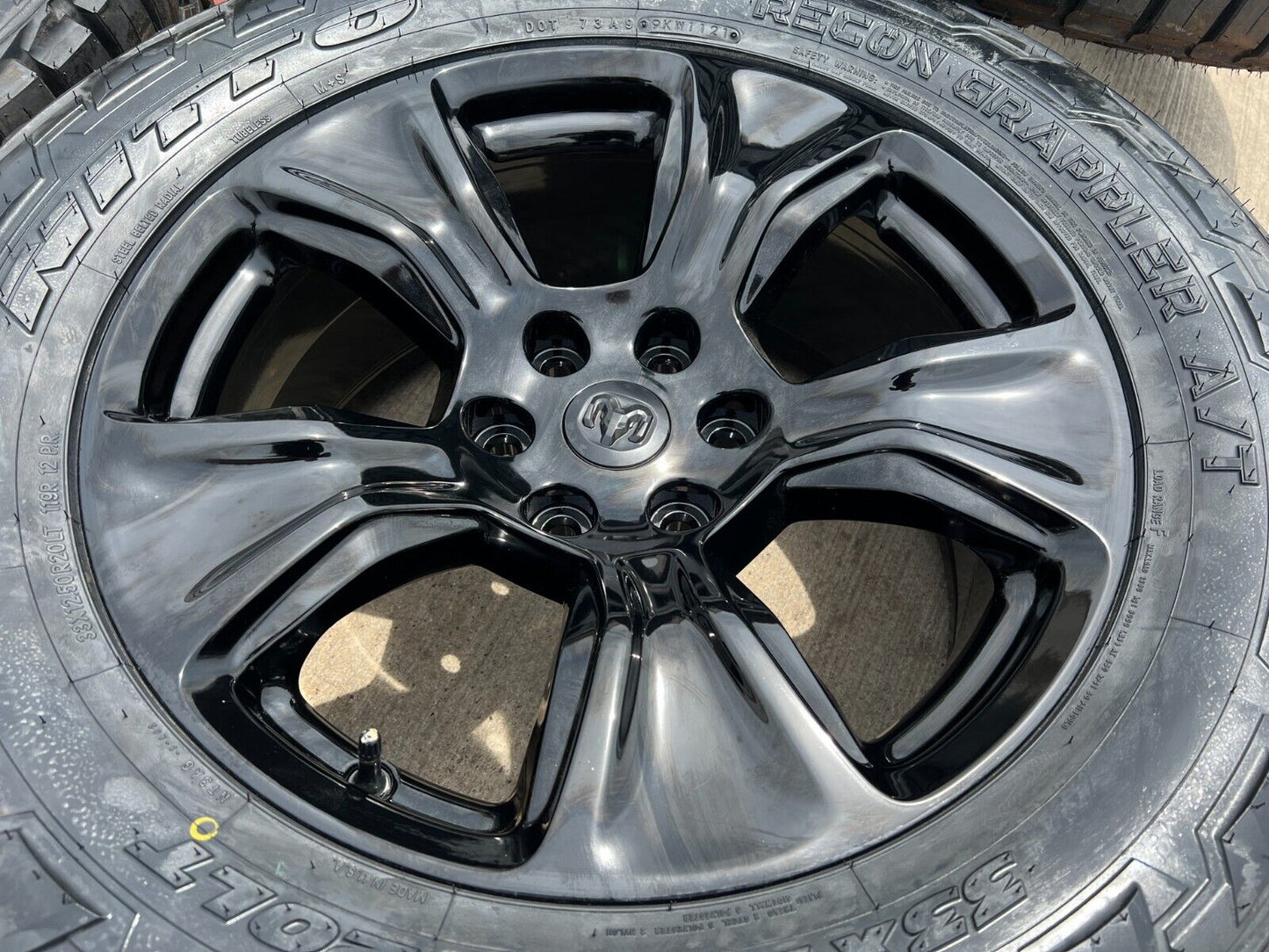 20" Dodge Ram 1500 OEM Laramie wheels rims 2674 tires 2024 2025 NEW 33" NITTO