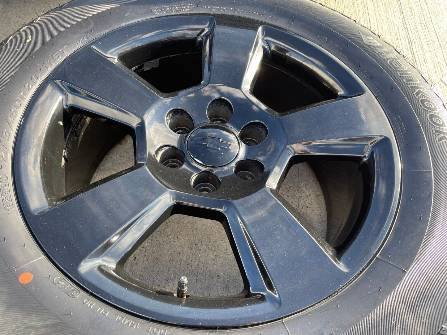 20" Chevy Silverado 1500 Tahoe Suburban OEM wheels rims 5652 tires GMC