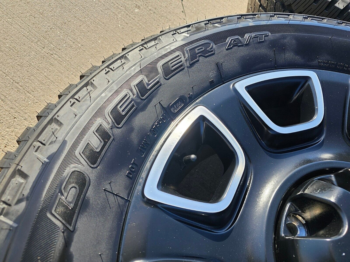20" Ford F-250 F-350 OEM Lariat Platinum wheels rims 10486 tires 2024 2025 NEW
