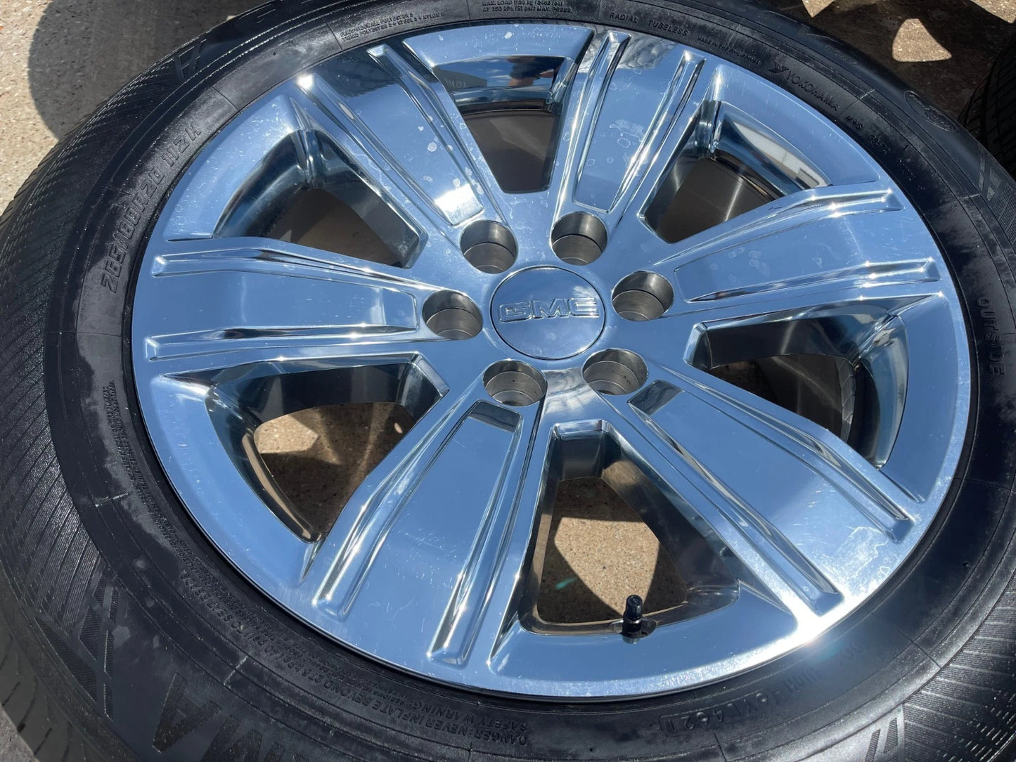20" GMC Sierra Yukon DENALI OEM wheels rims 5752 chrome tires