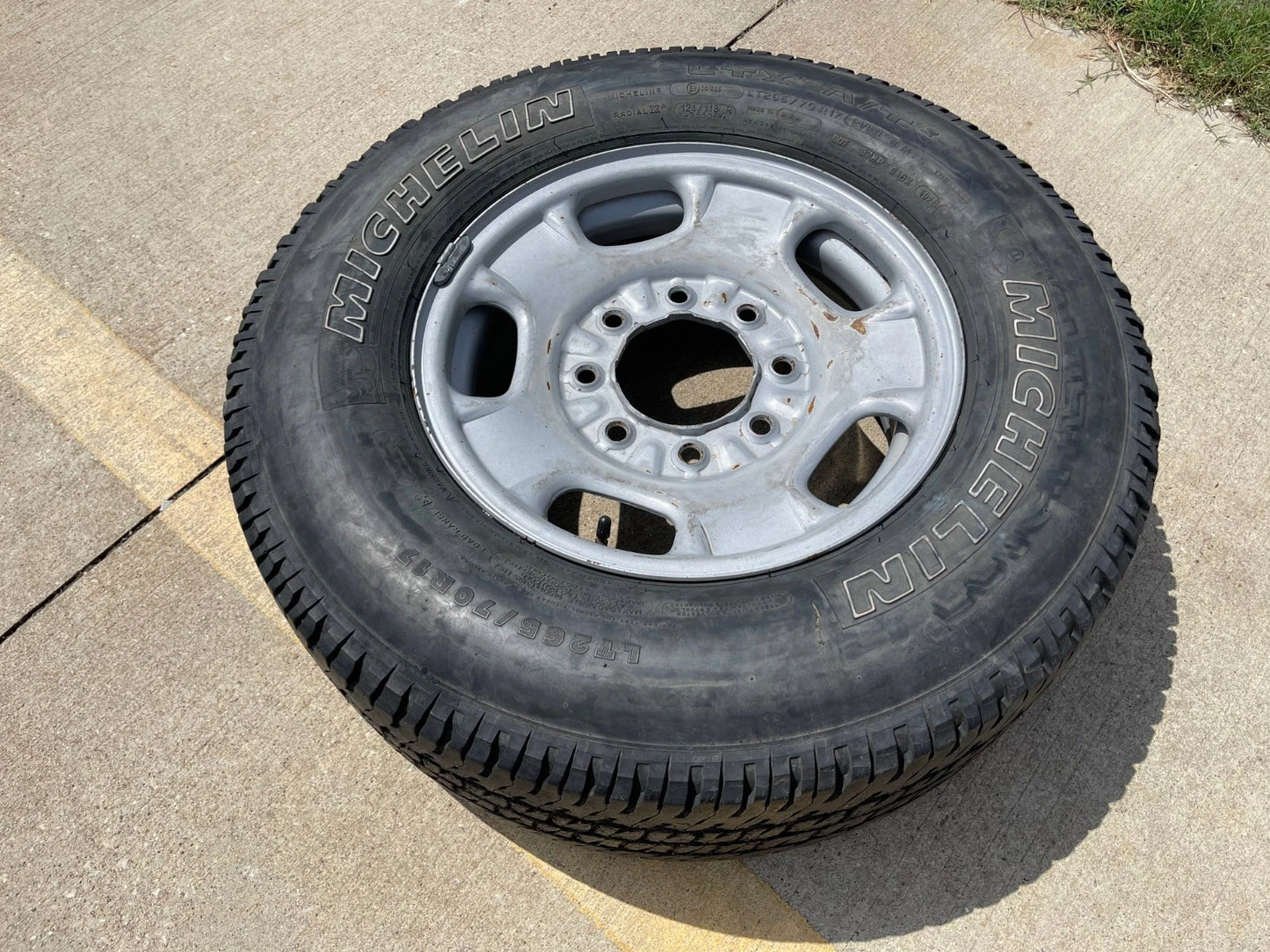 17" Chevy Silverado GMC Sierra 2500 OEM 8095 wheel rim MICHELIN LTX A/T2