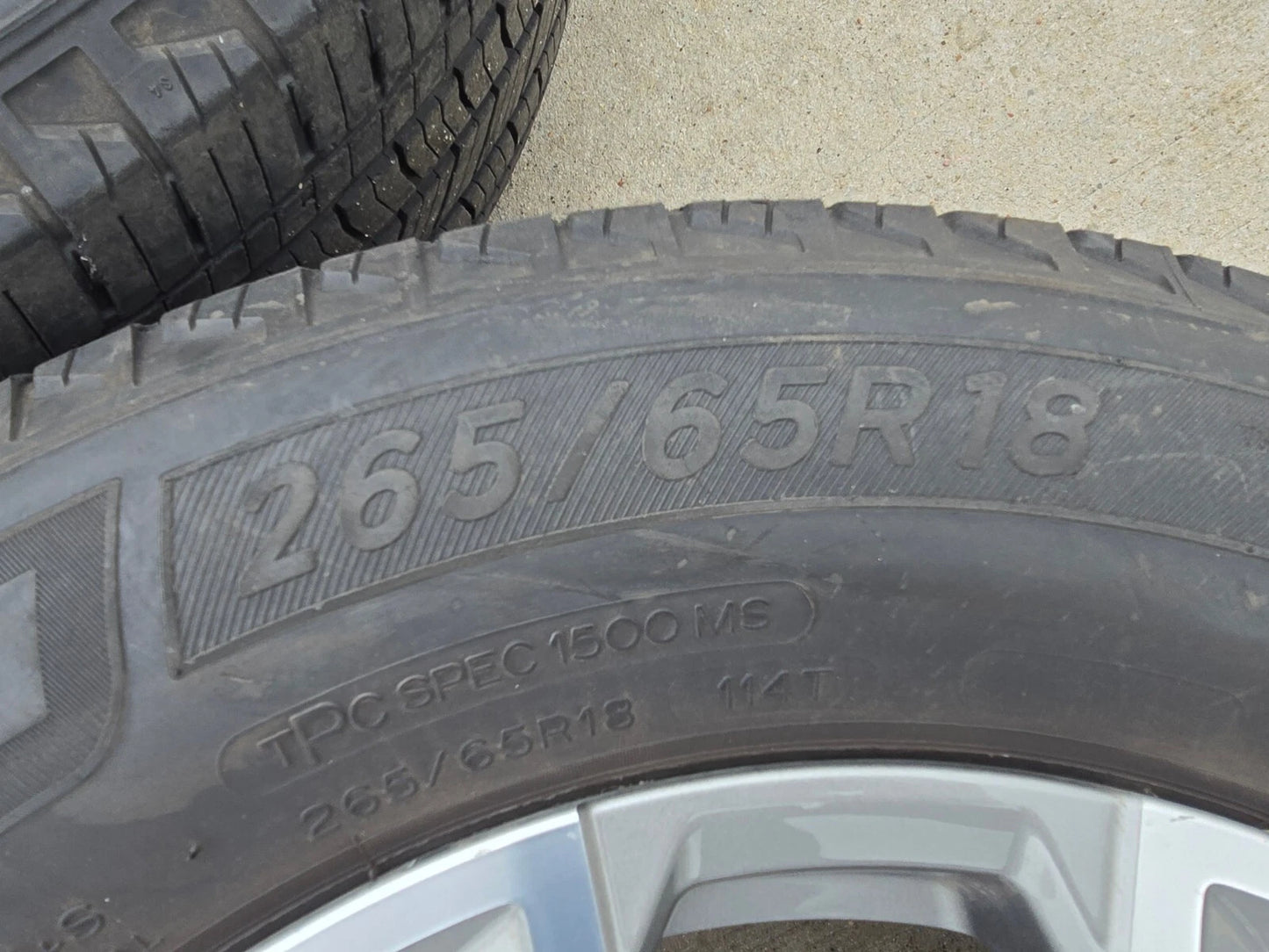 18" GMC Sierra AT4 Chevy Silverado OEM 5910 wheels rims MICHELIN