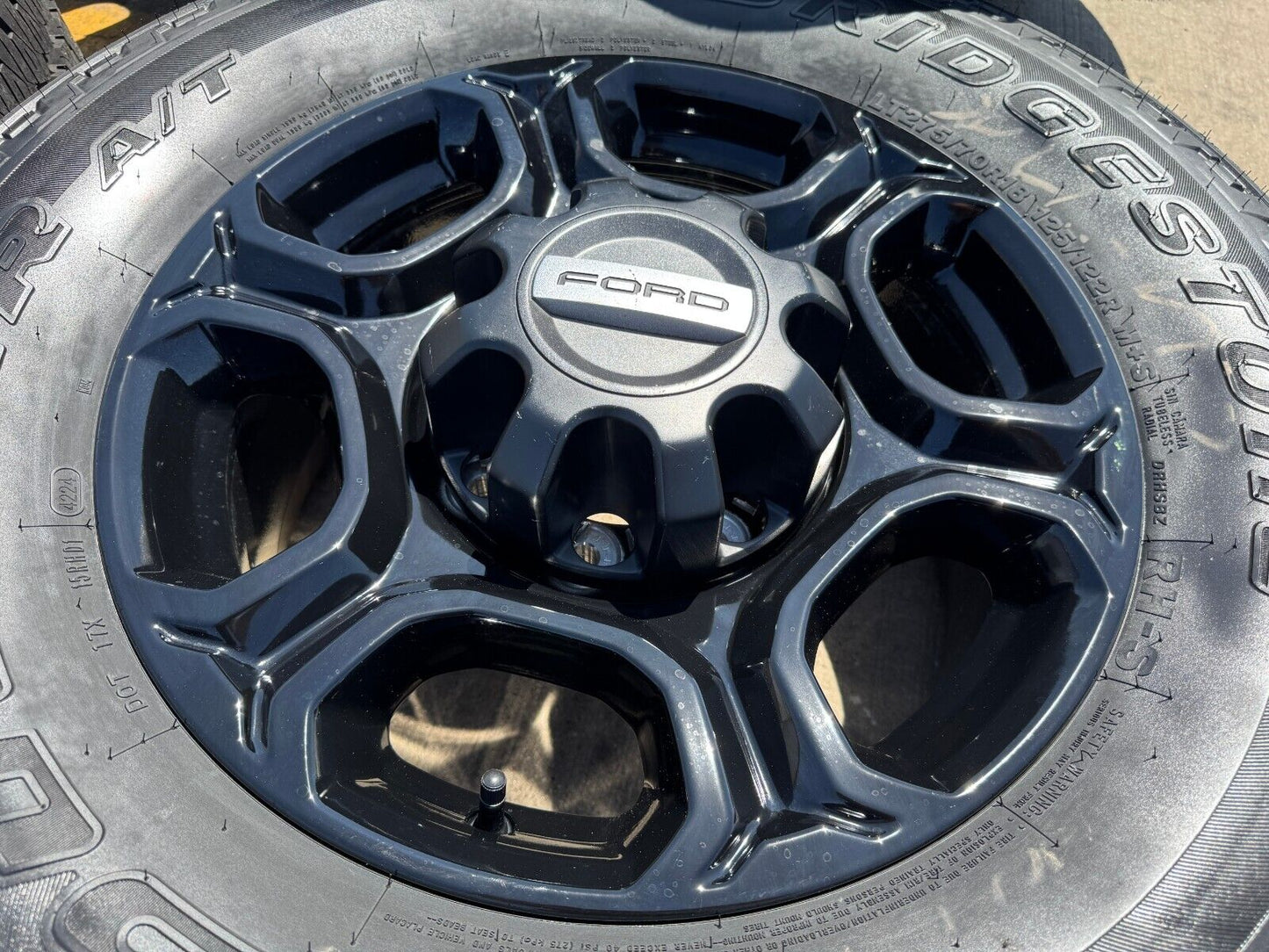 18" Ford F-250 F-350 Lariat FX-4 OEM 10479 black wheels tires 2023 2024 2025 NEW