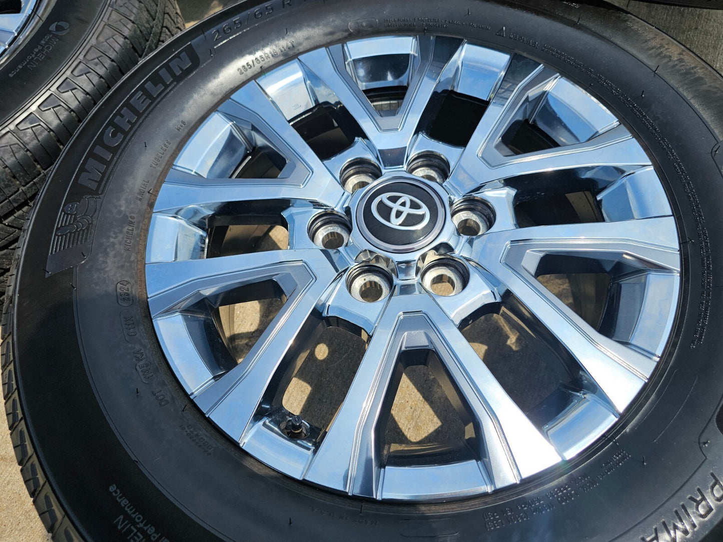 18" Toyota Tacoma LIMITED OEM chrome wheels rims 4260 4Runner 2025 NEW MICHELIN