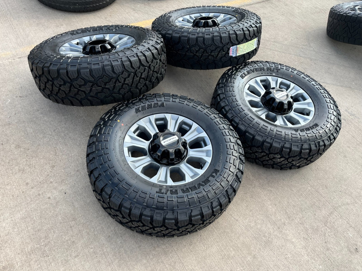 18" Ford F-250 F-350 OEM TREMOR gray rims wheels 10097 tires 2024 2025 NEW 35"