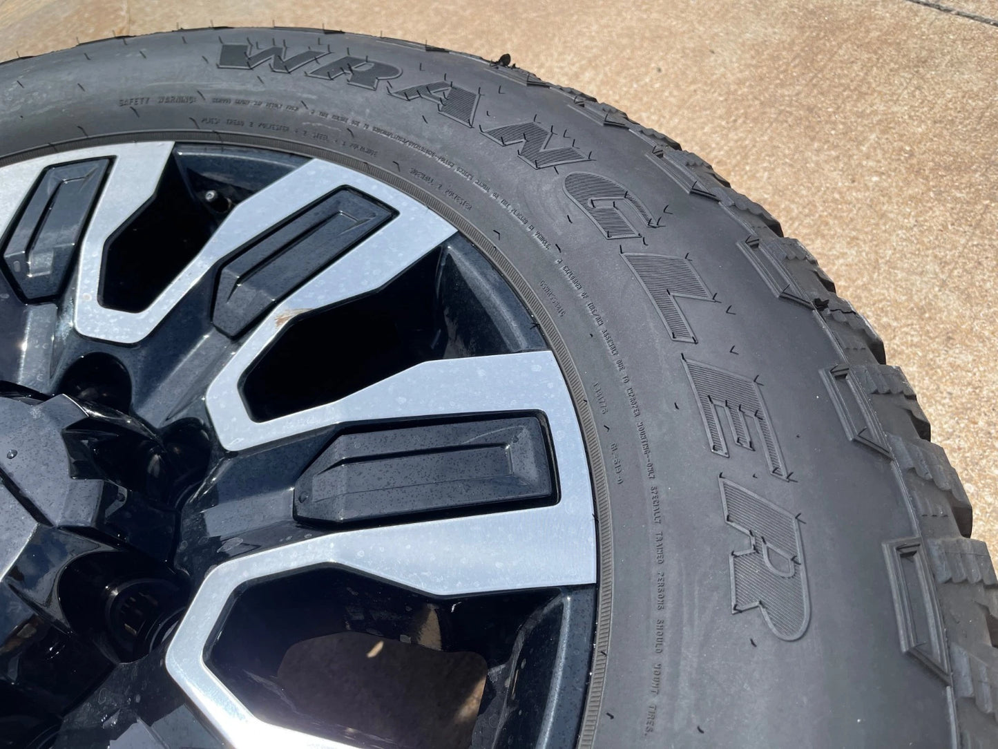 20" GMC Sierra DENALI ULTIMATE 2500 3500 OEM wheel rim 5958 Chevy Spare
