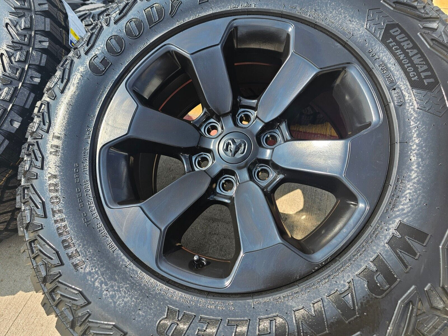 18" Dodge Ram 1500 Rebel Black OEM 2671 wheels rims 33" M/T 2022 2023 2024 NEW