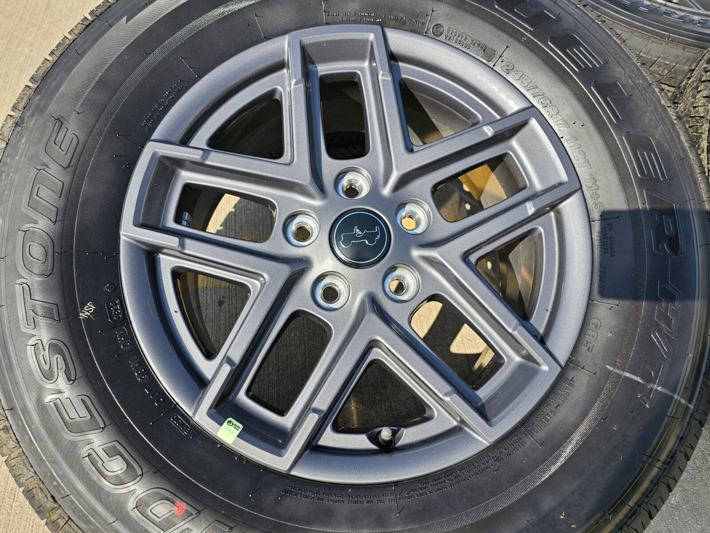 17" Jeep Wrangler Rubicon Sport S OEM wheels rims 51649 Gladiator 2024 2025 NEW