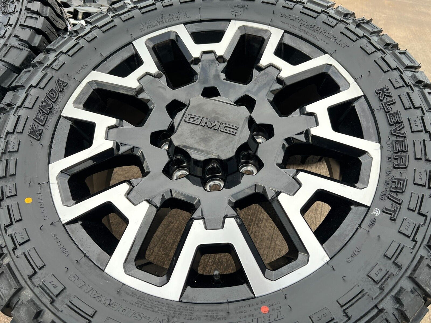 22" Chevy Silverado GMC Sierra 2500 OEM wheels rims 2024 2025 NEW R/T 35" tires
