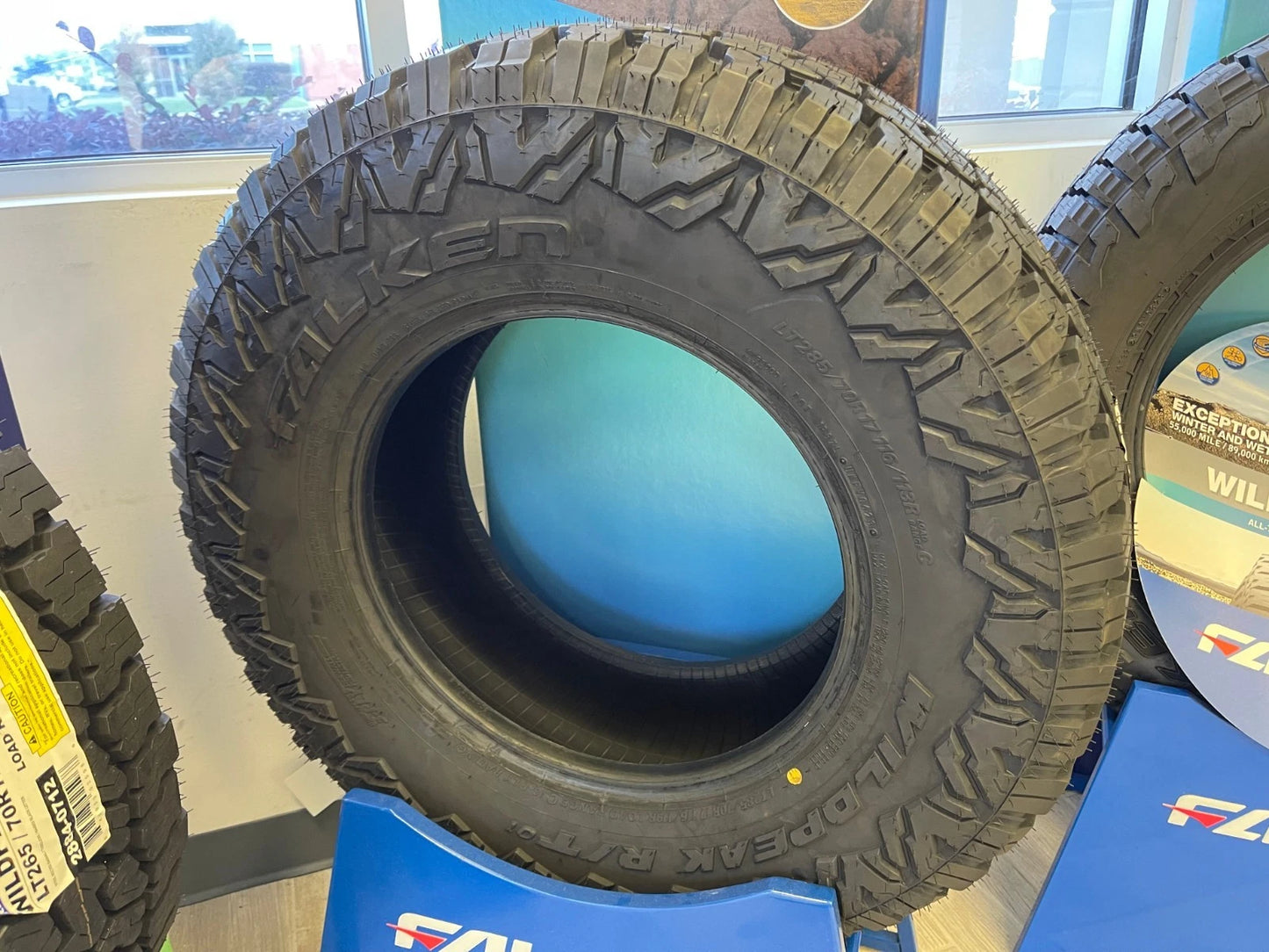 (1) 285/70/17 Falken Wildpeak R/T01 tire LT 6 ply load range C NEW