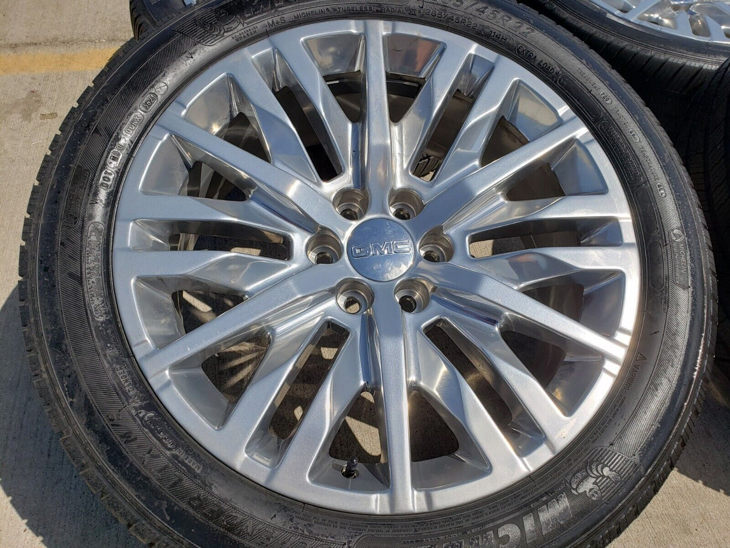 22" GMC Sierra Yukon DENALI Silverado OEM 5921 wheels rims tires