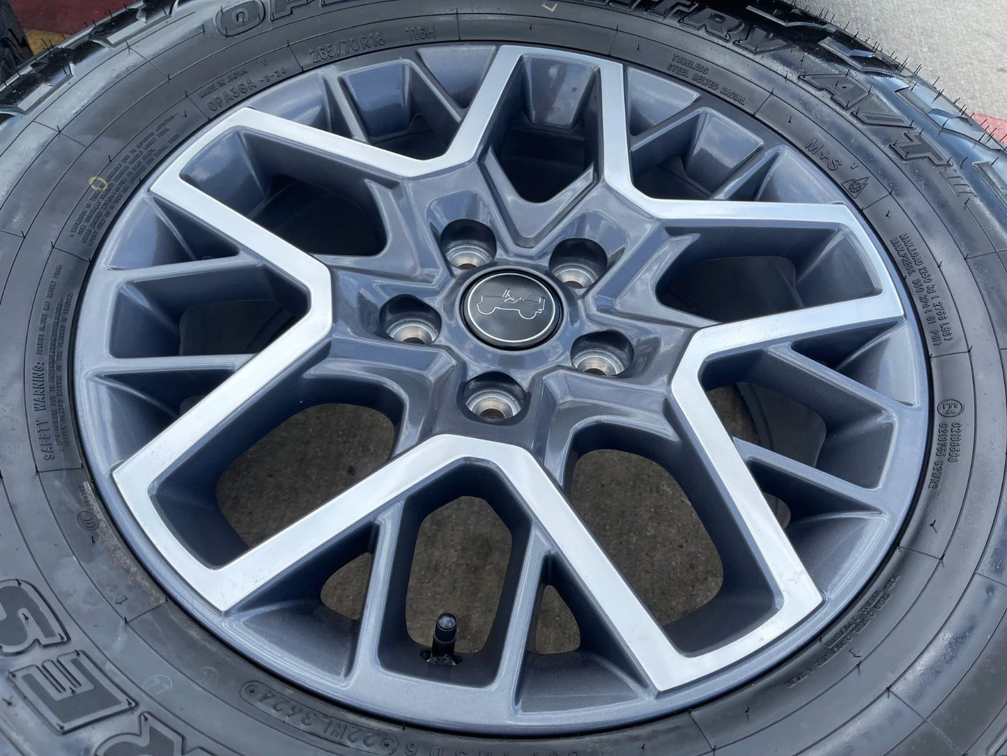 18" Jeep Grand Cherokee OEM wheels rims 51649 Wrangler Gladiator 2024 2025 NEW
