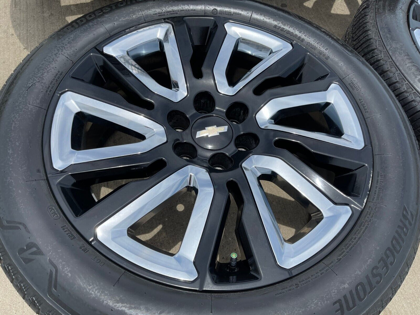 22" Chevy Tahoe Suburban OEM 5907 5901 wheels rims Silverado tires
