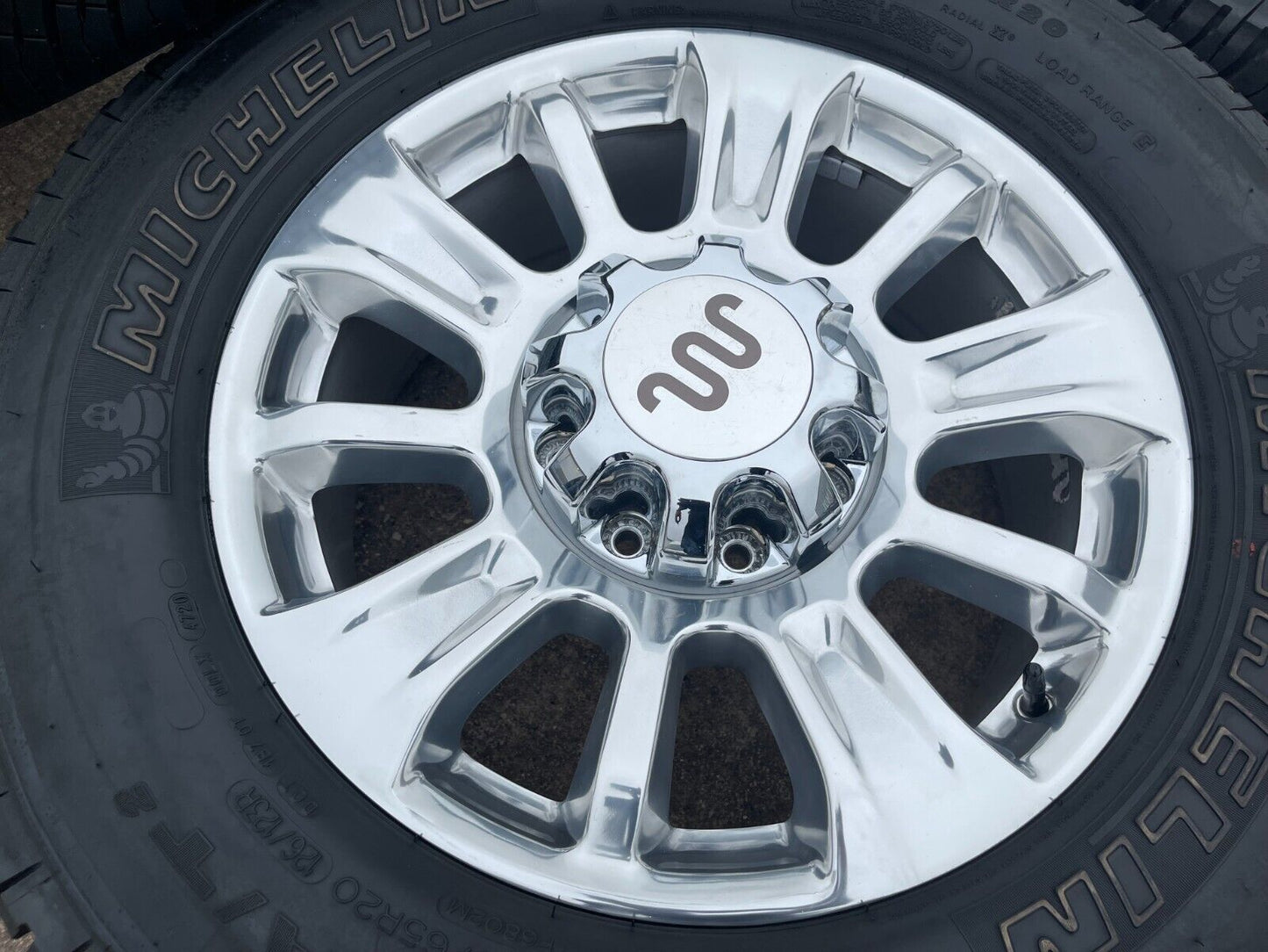 20" Ford F-250 F-350 OEM King Ranch wheels rims 10294 tires MICHELIN