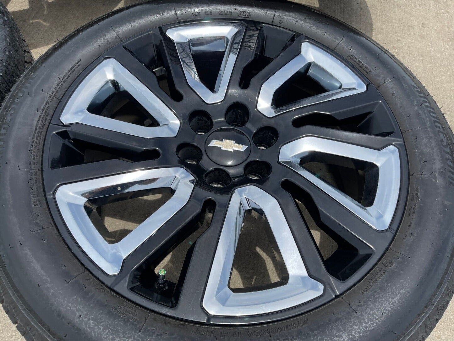 22" Chevy Tahoe Suburban OEM 5907 5901 wheels rims Silverado tires
