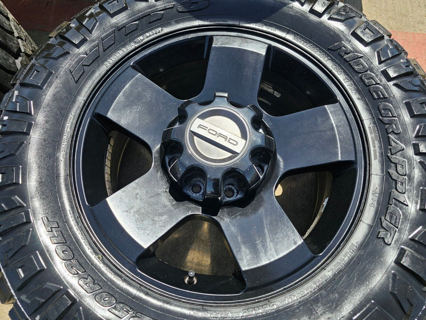 20" Ford F-250 F-350 OEM Lariat 3644 wheels rims NITTO 35"