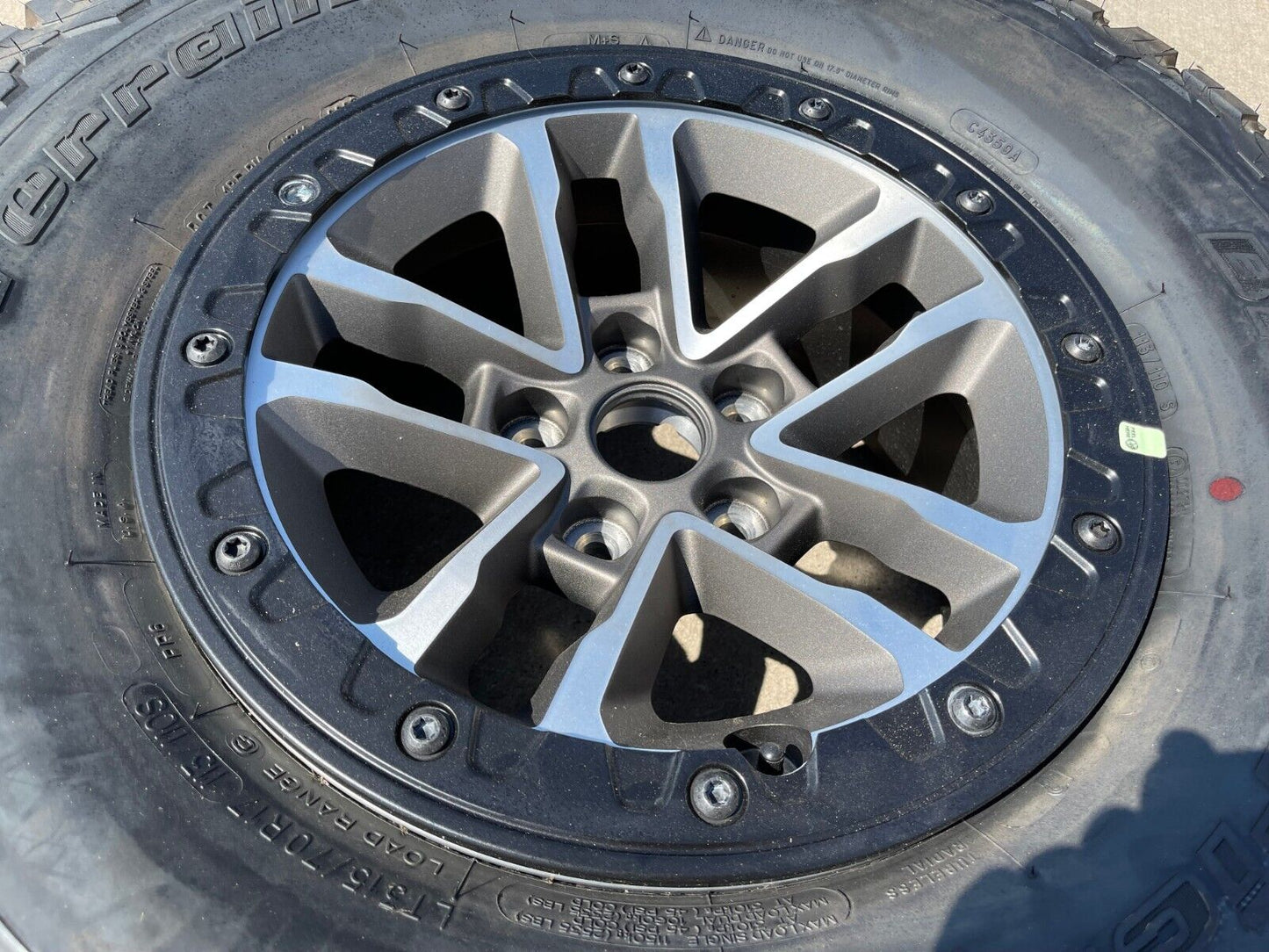 17" Jeep Wrangler 392 Gladiator Rubicon OEM BEADLOCK wheel rim 2023 2024 2025