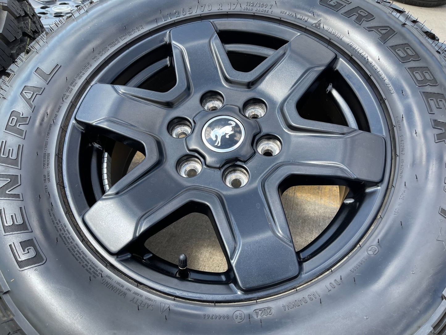 (4) 17" Ford Bronco wheels rims 95292 10383 SASQUATCH Ranger 2023 2024 2025 NEW