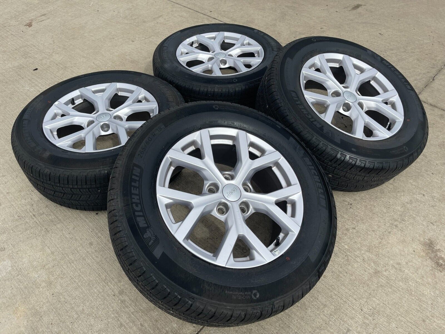 18" Jeep Grand Cherokee L OEM wheels rims 95198 Durango tires MICHELIN