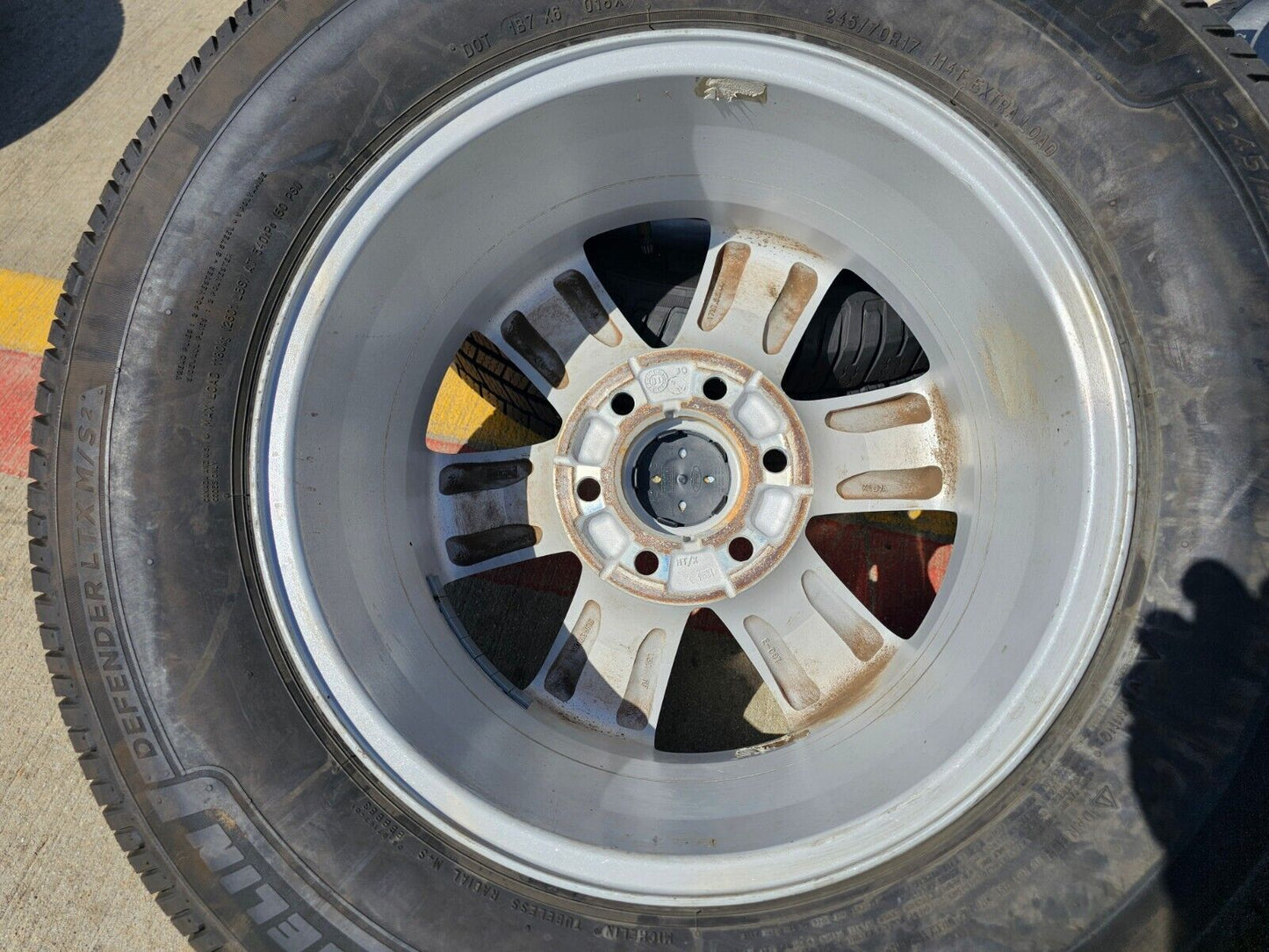 17" Ford F-150 Expedition OEM 3995 rims wheels tires MICHELIN