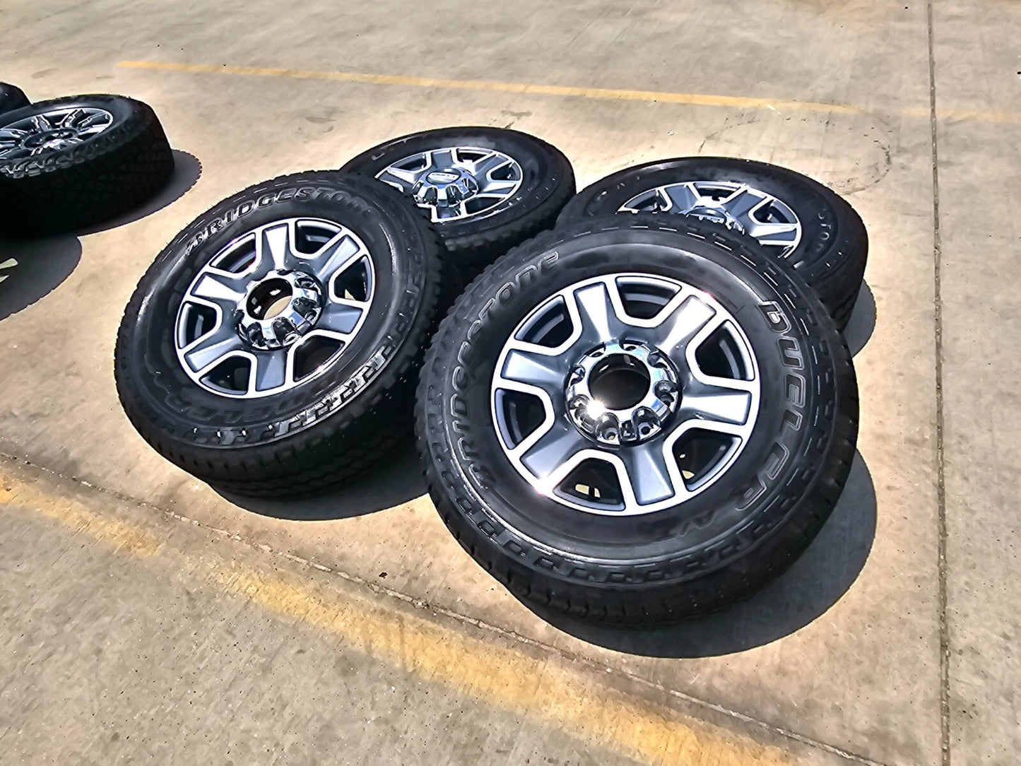 18" Ford F-250 F-350 Lariat FX-4 OEM gray wheels 10298 tires