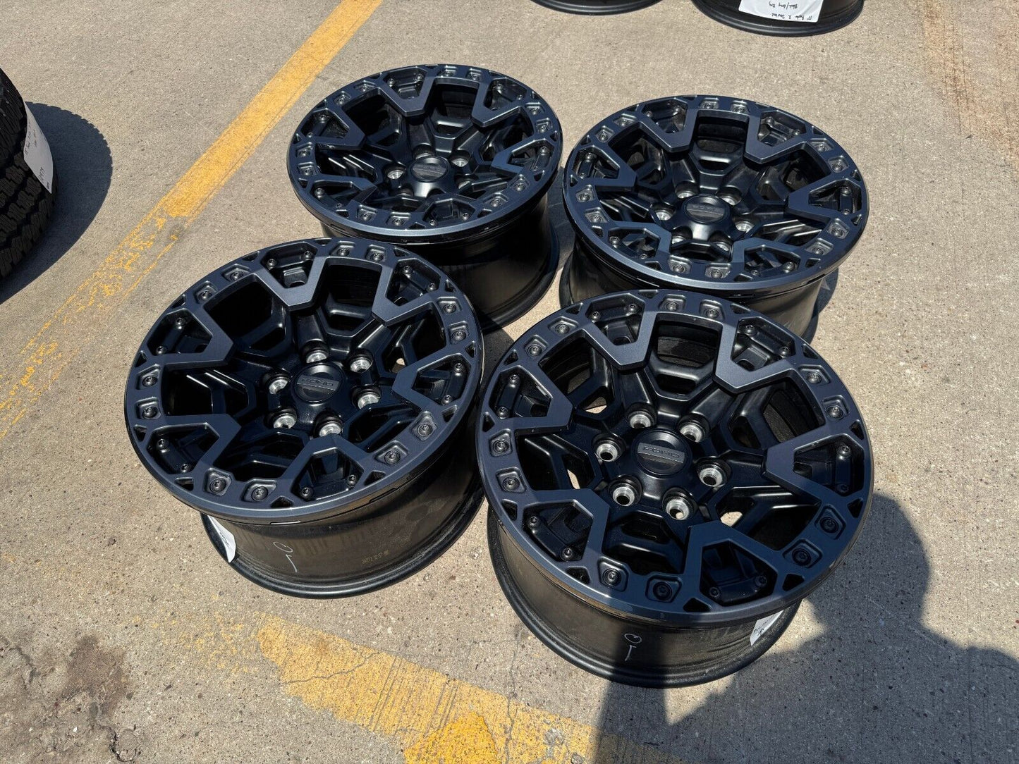 17" Ford F-150 Raptor R OEM BEADLOCK rims wheels 2024 2025