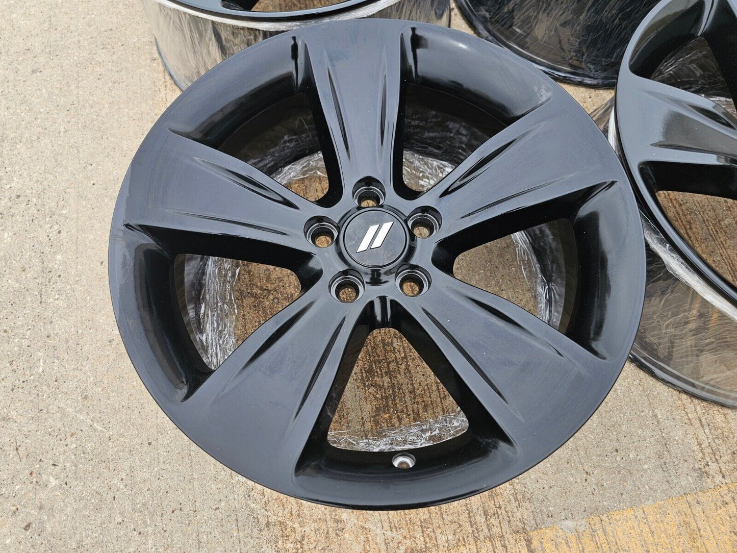 18" Dodge Charger Challenger Chrysler 300 OEM 2521 wheels rims NEW