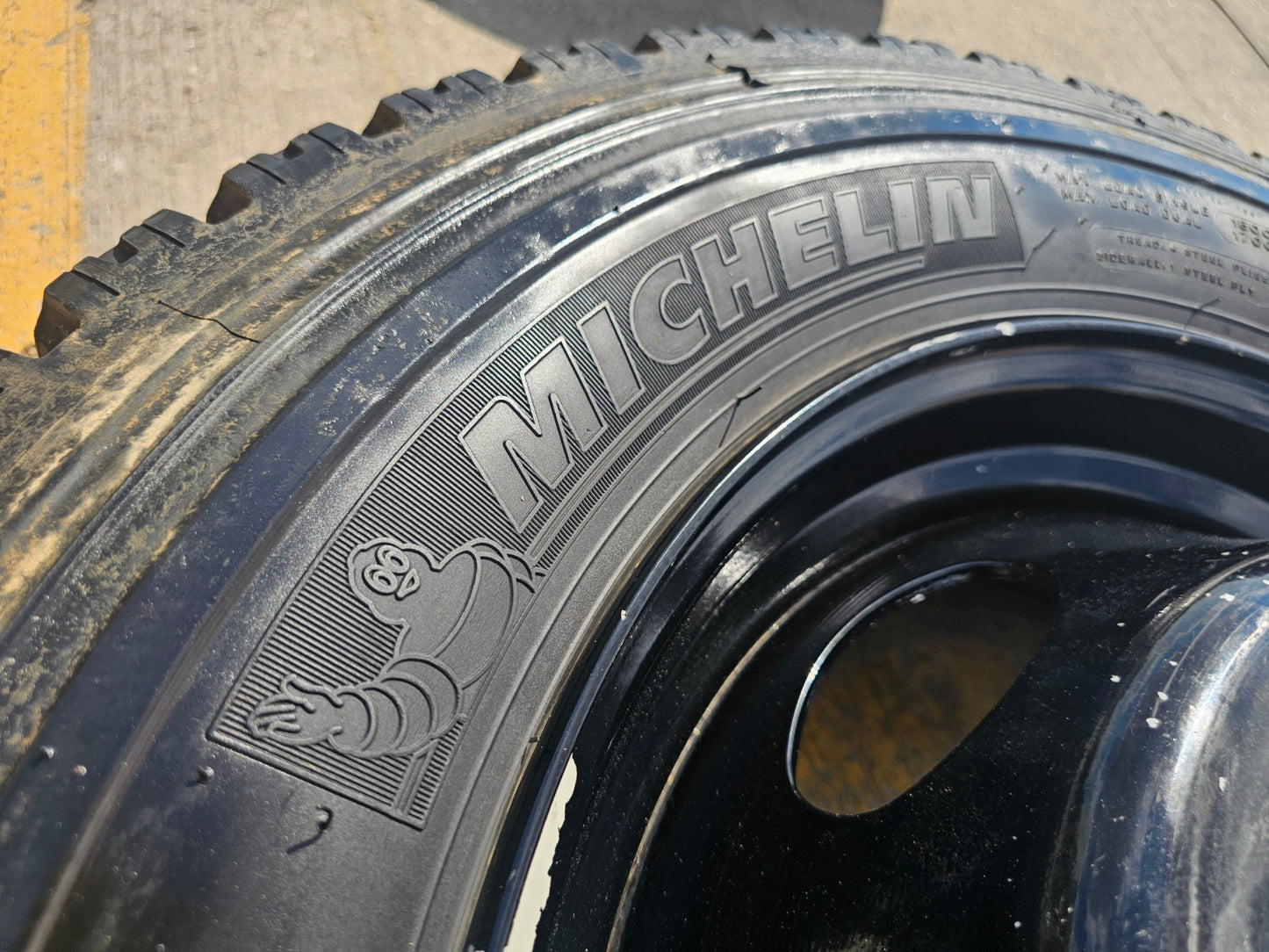 19.5" Ford F-450 F-550 Dually rim RAM 4500 OEM 10x225 spare MICHELIN