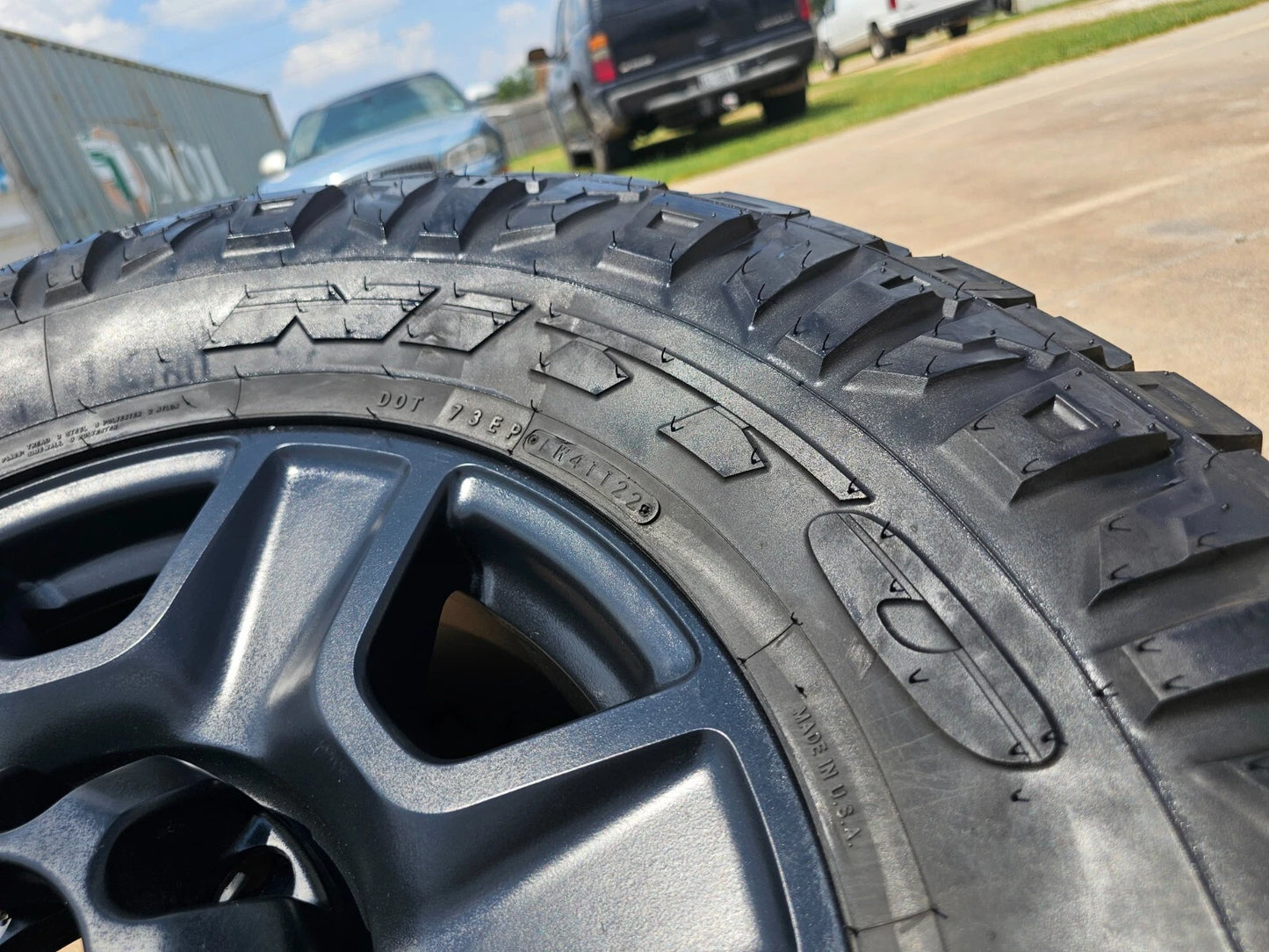 18" Ford F-250 F-350 TREMOR FX-4 OEM black wheels 10298 tires 35"