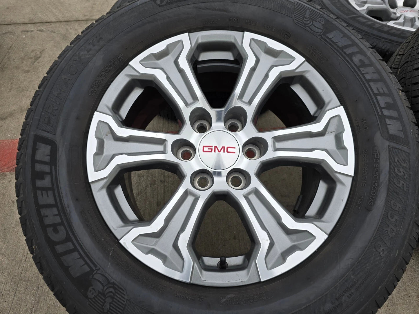 18" GMC Sierra AT4 Chevy Silverado OEM 5910 wheels rims MICHELIN