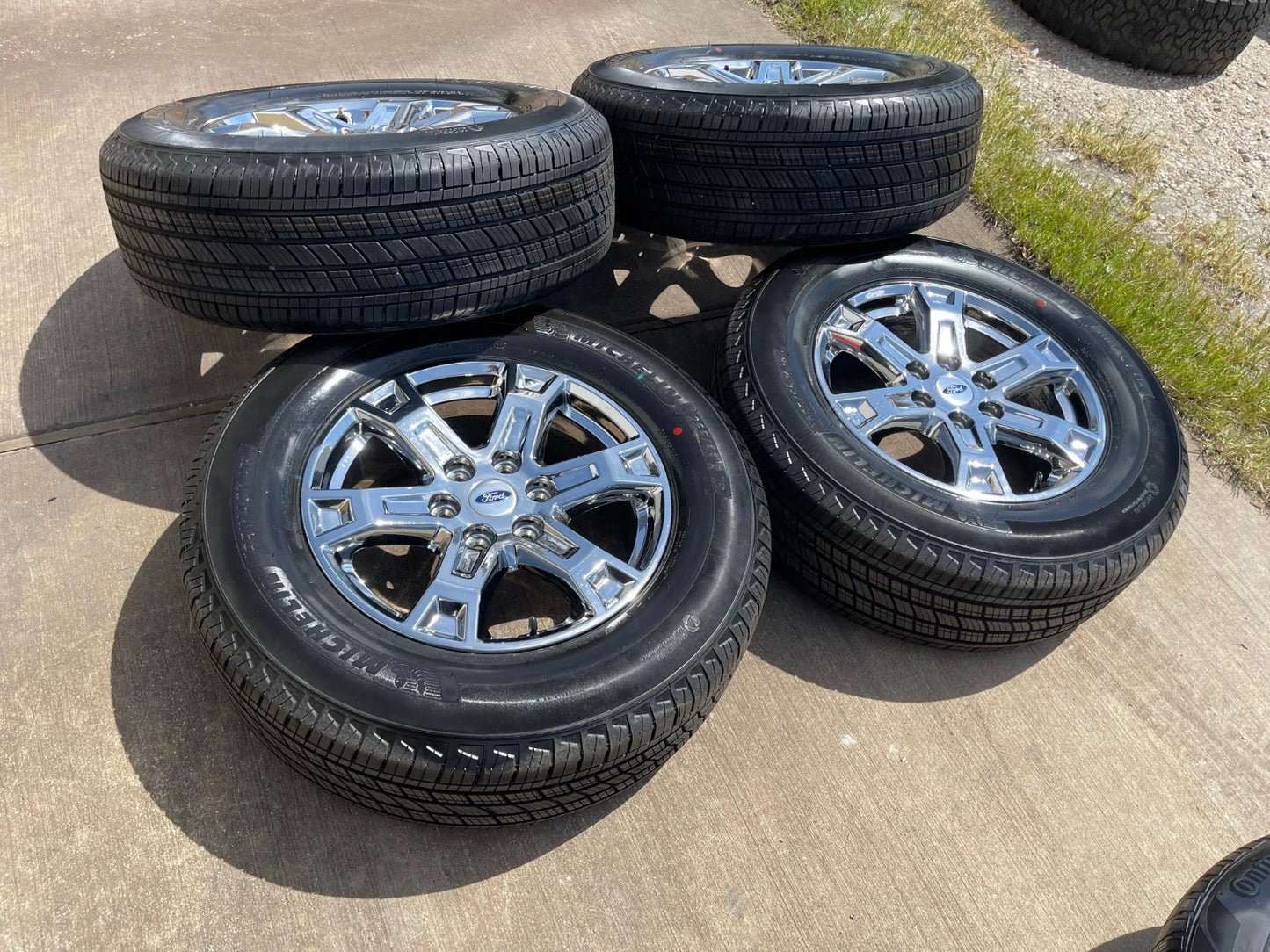 18" Ford F-150 Expedition OEM chrome rims wheels tires MICHELIN