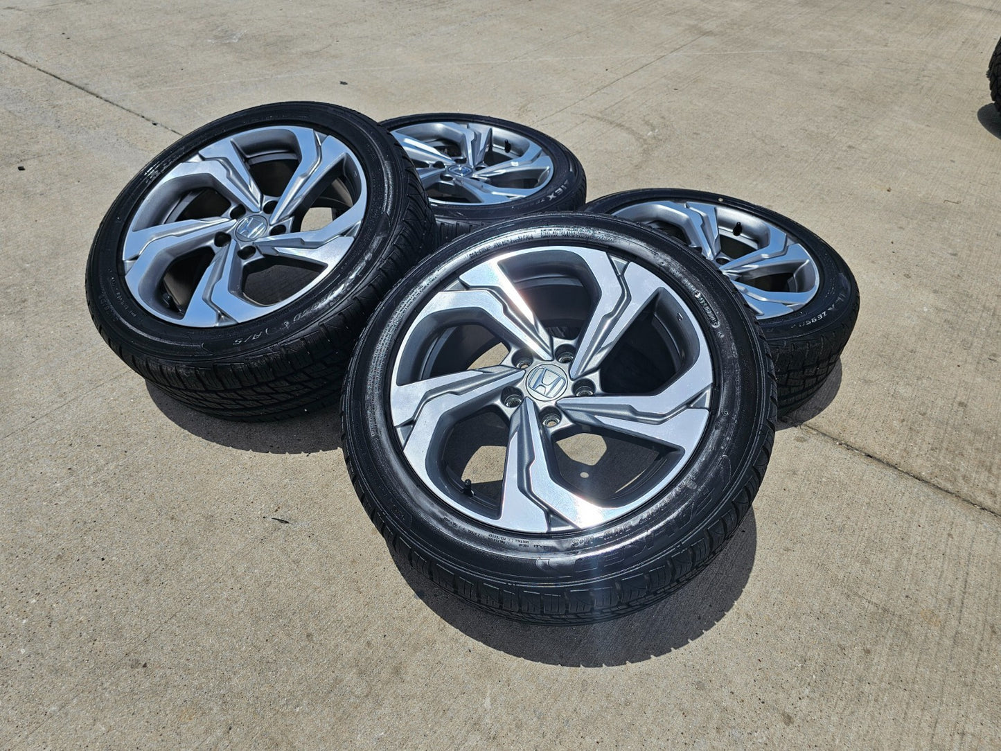 17" Honda Accord OEM wheels rims 64124 Civic HR-V tires